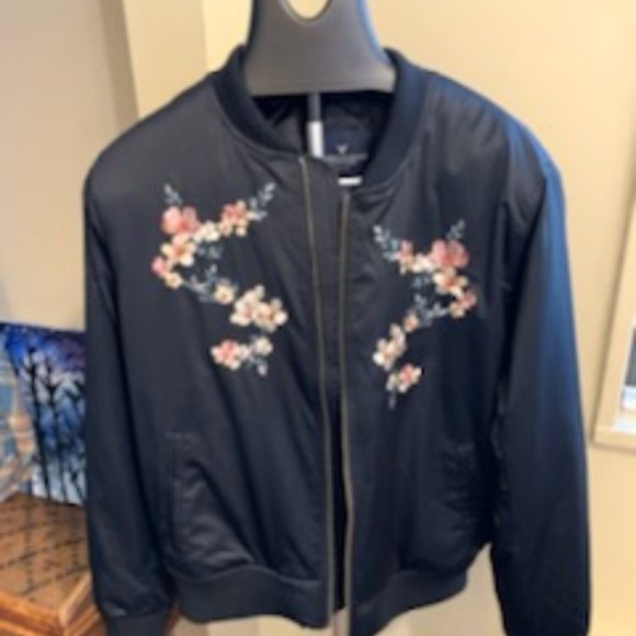 American Eagle Black Flower Bomber jakcet - Picture 2 of 10
